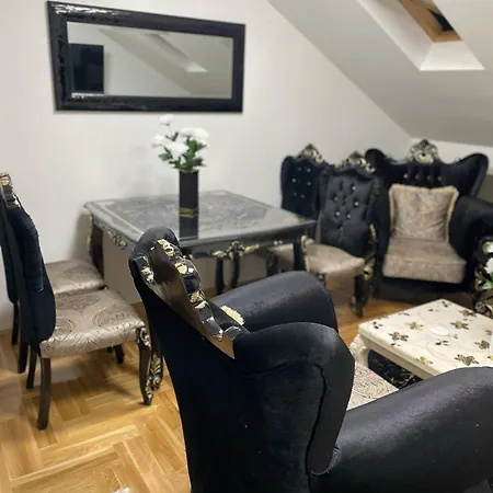 Kruna アパート *