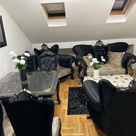 Kruna アパート *